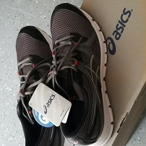 Asics men's gel cushioned athletic shoe